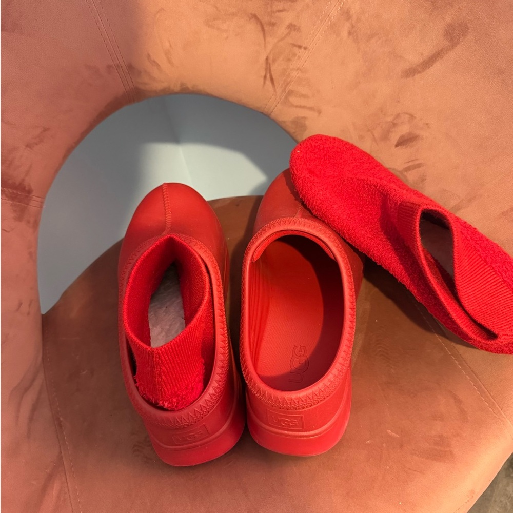 Red Slip-On Shoes - Picture 4 of 4